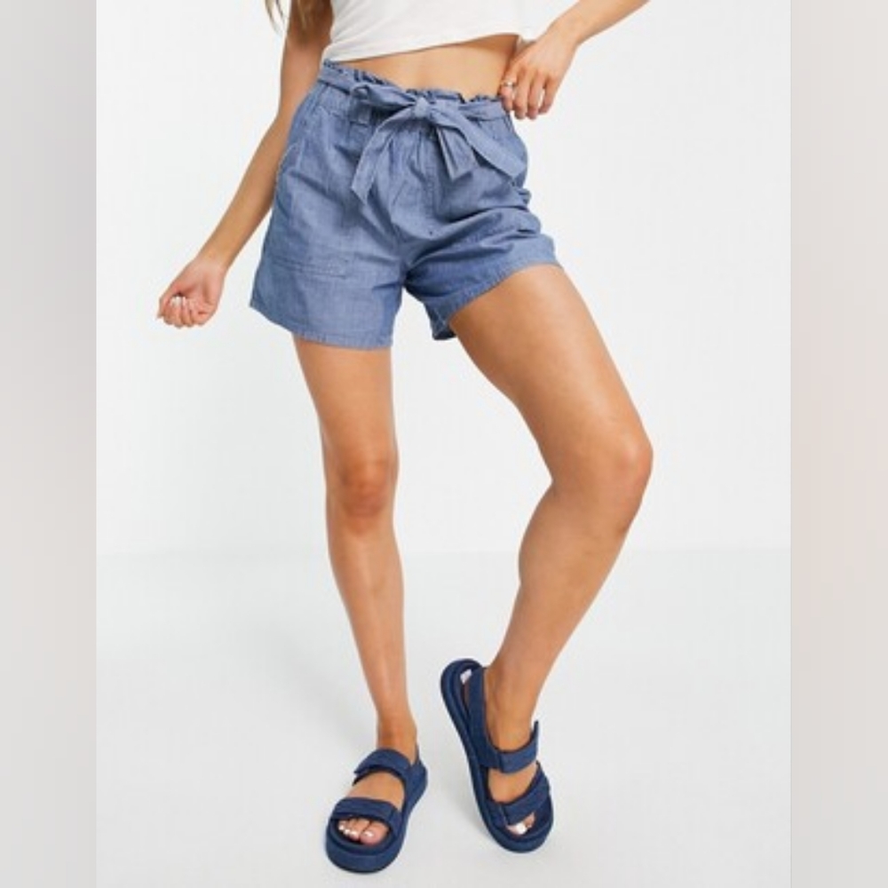 High rise Elasticated waist shorts